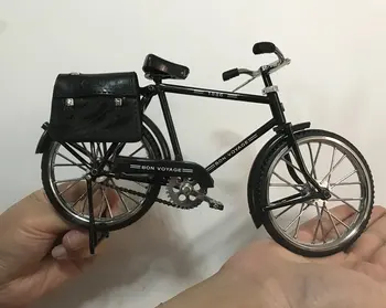 Kūrybos ultra-vintage dviratis vyrų dviratį su rankinėje Rankų darbo, metalo ornamentais senovinių namų dekoro Ultra-realistiškus senamadiškas dviratį