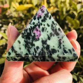 Natūralus kvarco kristalas raudona, žalia, lobis crystal piramidės gydymo