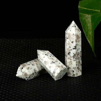 Natūralus ekologiškas akmuo skiltyje rudos vietoje šešiakampe skiltyje gydymo šiuolaikinių namų puošybai reguliuoti nuotaiką kristalų