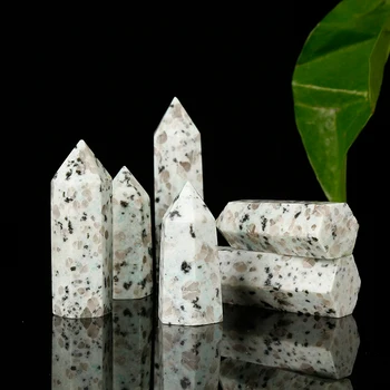 Natūralus ekologiškas akmuo skiltyje rudos vietoje šešiakampe skiltyje gydymo šiuolaikinių namų puošybai reguliuoti nuotaiką kristalų