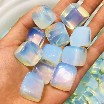 Gamtos opal poliruoti geležinkelių akmuo kristalas